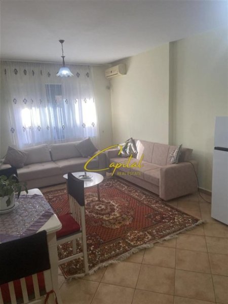 Tirane, jepet me qera apartament 1+1 Kati 2, 60 m² 500 € (SELVIA)
