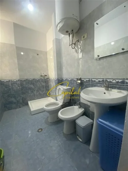 Tirane, jepet me qera apartament 1+1 Kati 2, 60 m² 500 € (SELVIA)