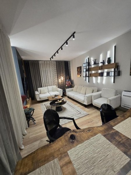 Tirane, jepet me qera apartament 2+1+Ballkon Kati 2, 103 m² 1.100 € (Kodra e Diellit)