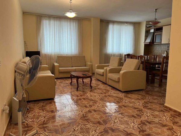 Durres, jepet me qera nga Pronari, pa-komision apartament 2+1+Aneks+Ballkon Kati 5, 99 m² 420 € (Plazh - kompleksi Teuta)