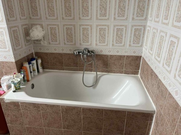 Durres, jepet me qera nga Pronari, pa-komision apartament 2+1+Aneks+Ballkon Kati 5, 99 m² 420 € (Plazh - kompleksi Teuta)