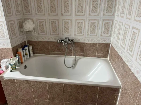 Durres, jepet me qera nga Pronari, pa-komision apartament 2+1+Aneks+Ballkon Kati 5, 99 m² 420 € (Plazh - kompleksi Teuta)