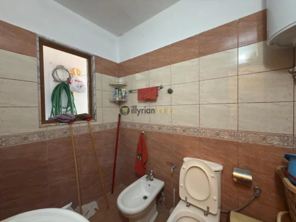 Pogradec, shitet apartament 2+1+Ballkon Kati 8, 102 m² 112.200 € (Pranë Liqenit, Pogradec)