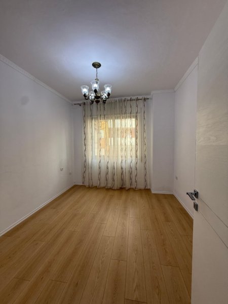 Tirane, shitet apartament 2+1+Ballkon Kati 3, 75 m² 112.000 € (Rruga muhamed deliu)