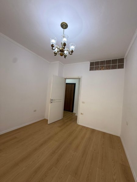 Tirane, shitet apartament 2+1+Ballkon Kati 3, 75 m² 112.000 € (Rruga muhamed deliu)