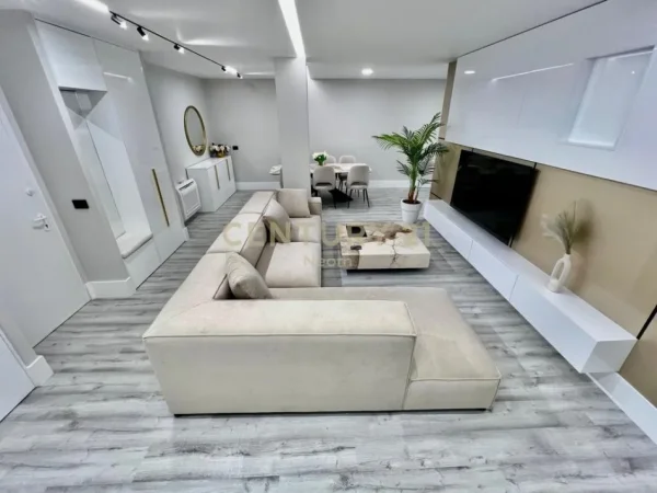 Tirane, jepet me qera apartament 2+1+Aneks+Ballkon Kati 7, 155 m² 2.000 € (Neom129653)