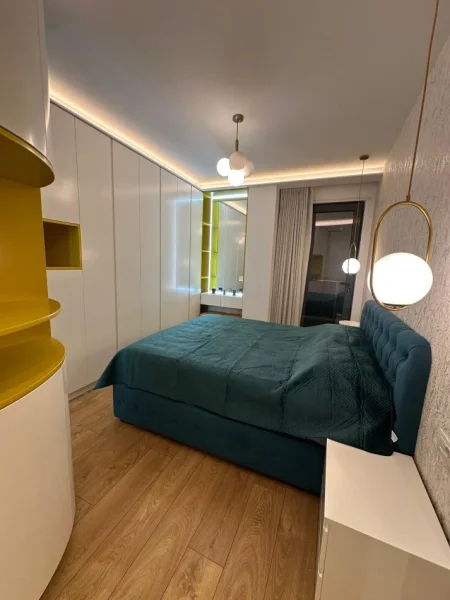 Tirane, jepet me qera apartament 2+1+Ballkon Kati 3, 100 m² 900 € (Rruga Ndre Mjeda)