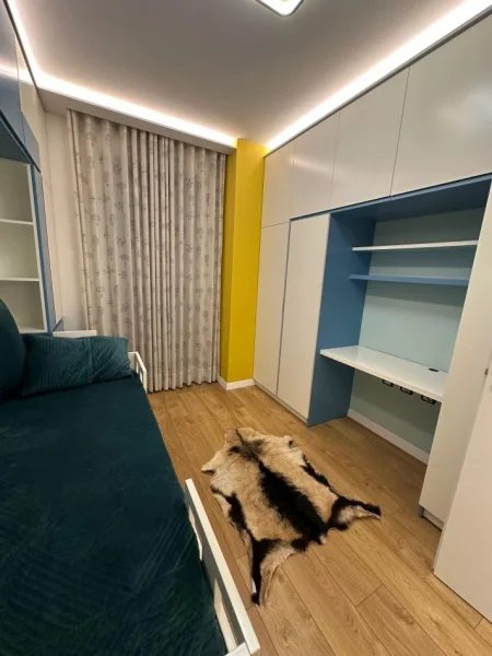 Tirane, jepet me qera apartament 2+1+Ballkon Kati 3, 100 m² 900 € (Rruga Ndre Mjeda)