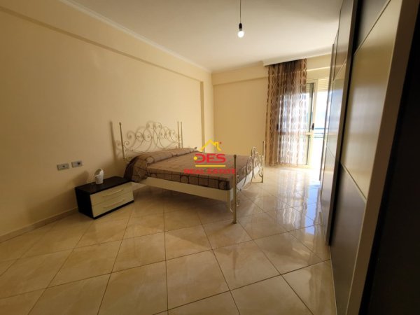 Vlore, jap me qera apartament 2+1+Ballkon Kati 2, 110 m² 500 € (Lungomare)
