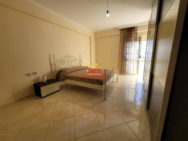 Vlore, jap me qera apartament 2+1+Ballkon Kati 2, 110 m² 500 € (Lungomare)