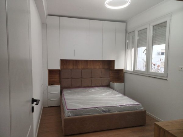 Tirane, jepet me qera apartament 1+1+Ballkon Kati 7, 50 m², i pa banuar me pare 500 € (Don Bosko)