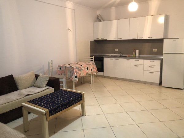 Tirane, jepet me qera apartament 1+1+Ballkon Kati 6, 80 m² 480 € (DON BOSKO)