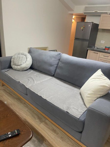 Tirane, jepet me qera apartament 1+1+Ballkon Kati 2, 60 m² 600 € (KOMUNA E PARISIT)