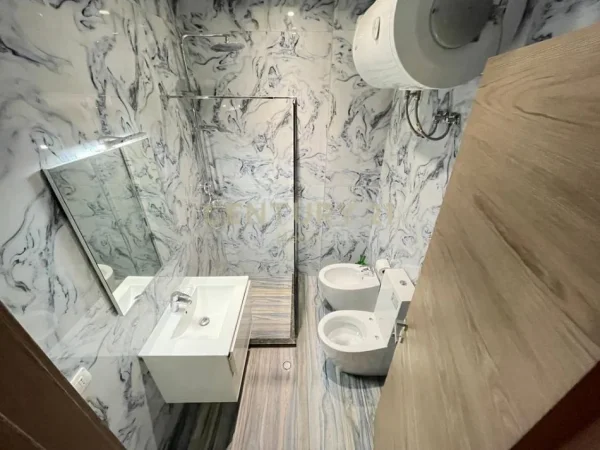 Tirane, jepet me qera apartament 2+1+Aneks+Ballkon Kati 3, 125 m² 850 € (Neom129654)