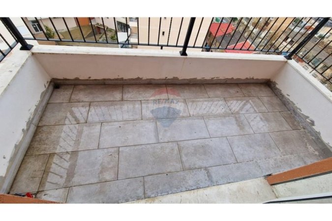 Vlore, shitet apartament 2+1 Kati 8, 101 m² 150.000 € (Rruga Pelivan Leskaj, Vlorë)