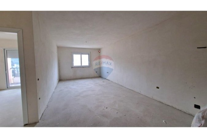 Vlore, shitet apartament 2+1 Kati 8, 101 m² 150.000 € (Rruga Pelivan Leskaj, Vlorë)