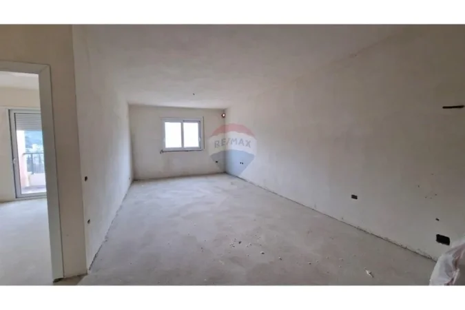 Vlore, shitet apartament 2+1 Kati 8, 101 m² 150.000 € (Rruga Pelivan Leskaj, Vlorë)