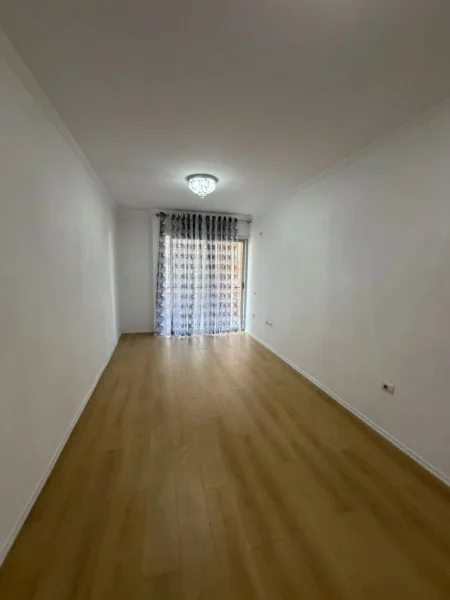 Tirane, shitet apartament 2+1+Ballkon Kati 3, 75 m² 112.000 € 