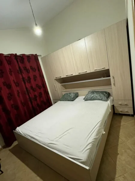 Tirane, jap me qera apartament 1+1+Ballkon Kati 2, 70 m² 430 € (Rrethi Shkoze"