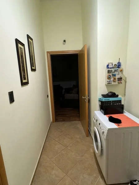 Tirane, jap me qera apartament 1+1+Ballkon Kati 2, 70 m² 430 € (Rrethi Shkoze"