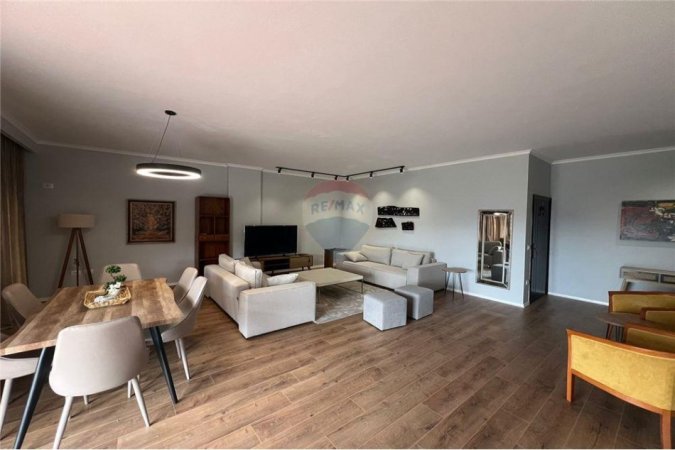Tirane, jepet me qera apartament 2+1+Ballkon Kati 6, 135 m² 1.100 € (Kopshtit Zoologjik.)