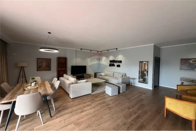 Tirane, jepet me qera apartament 2+1+Ballkon Kati 6, 135 m² 1.100 € (Kopshtit Zoologjik.)