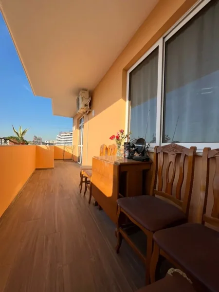 Tirane, jepet me qera apartament 2+1+Aneks+Ballkon Kati 8, 110 m² 650 € (Pallati me shigjeta)