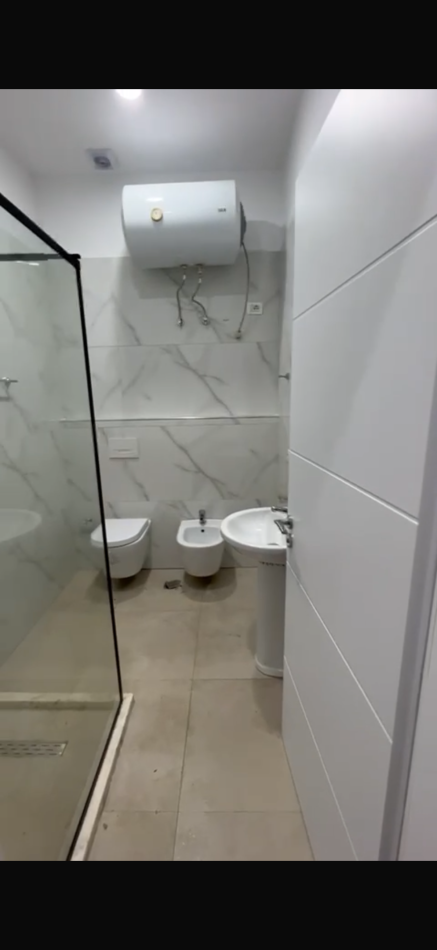 Tirane, jepet me qera apartament 1+1 Kati 1, 70 m² 400 € 
