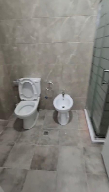 Tirane, jepet me qera apartament 2+1+Ballkon Kati 2, 100 m² 500 € 