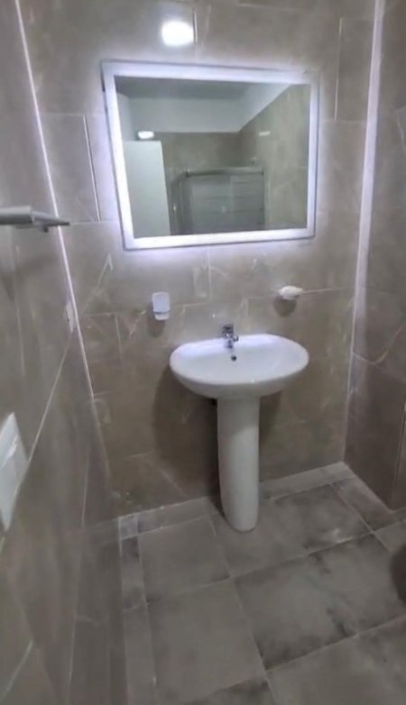 Tirane, jepet me qera apartament 2+1+Ballkon Kati 2, 100 m² 500 € 