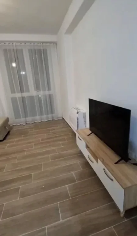 Tirane, jepet me qera apartament 2+1+Ballkon Kati 2, 100 m² 500 € 