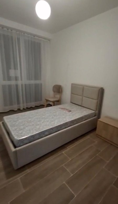 Tirane, jepet me qera apartament 2+1+Ballkon Kati 2, 100 m² 500 € 