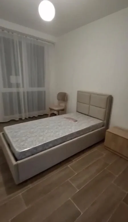 Tirane, jepet me qera apartament 2+1+Ballkon Kati 2, 100 m² 500 € 