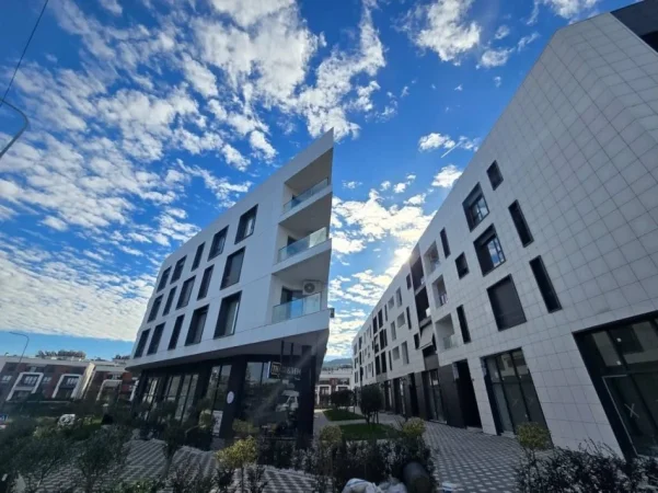 Tirane, shitet apartament 2+1 , 95 m² (Liqeni thate)