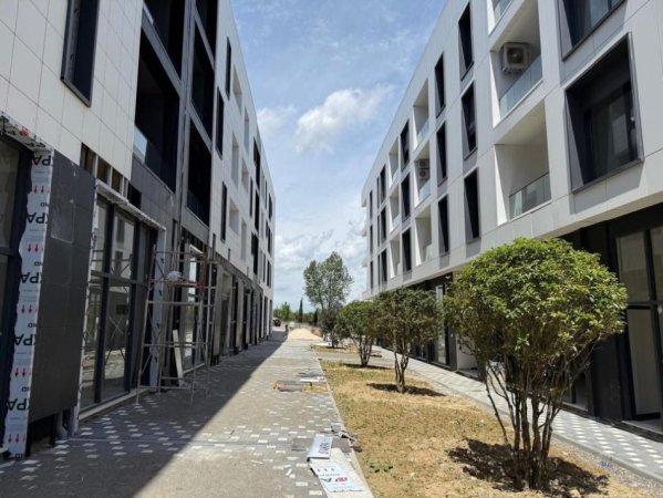 Tirane, shitet apartament 2+1 , 95 m² (Liqeni thate)