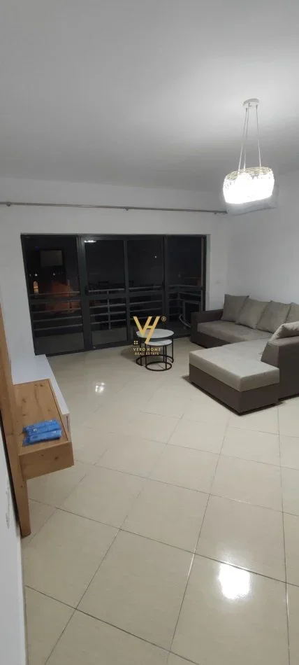 Tirane, jepet me qera apartament 2+1+Ballkon Kati 3, 95 m² 600 € (don bosko)