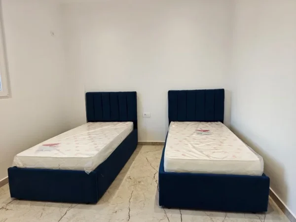 Tirane, jepet me qera apartament 2+1 Kati 2, 600 € (Allias)