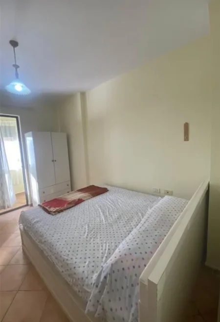 Tirane, jepet me qera apartament 1+1+Ballkon Kati 2, 70 m² 450 €
