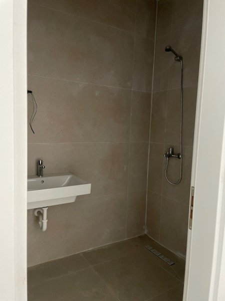 Tirane, jepet me qera apartament 1+1+Ballkon Kati 7, 60 m² 350 € (UNIVERS CITY)