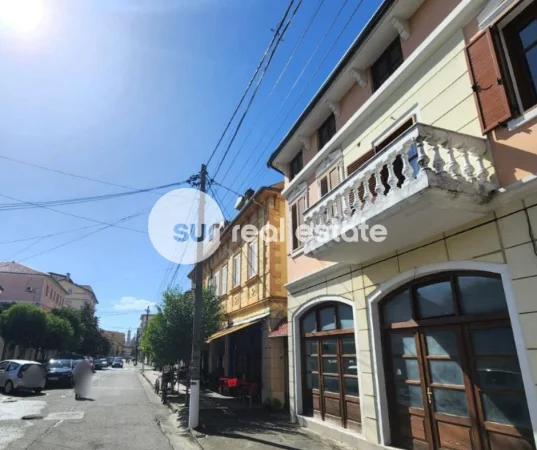 Shkoder, jepet me qera ambjent biznesi Kati 0, 140 m² (RR. KARDINAL MIKEL KOLIQI)