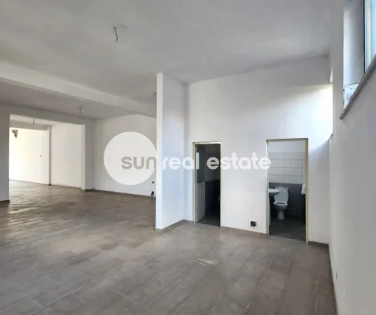 Shkoder, jepet me qera ambjent biznesi Kati 0, 140 m² (RR. KARDINAL MIKEL KOLIQI)