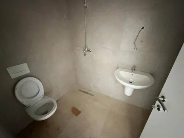 Tirane, shitet apartament 2+1 Kati 3, 108 m² 87.000 € (Kamez)