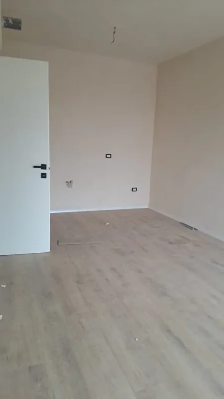 Tirane, jepet me qera zyre Kati 1, 68 m² 700 € 