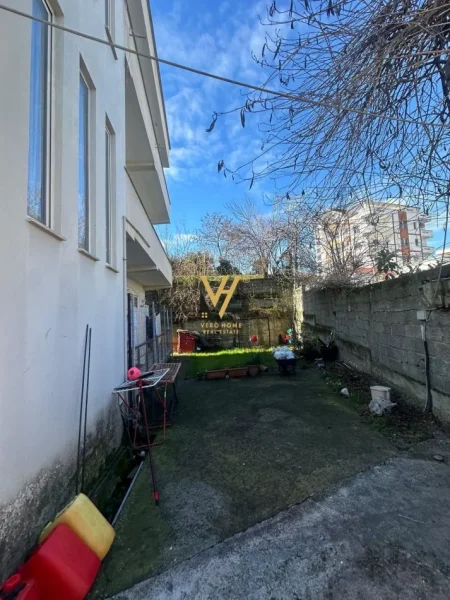 Tirane, shitet Vile 3 Katshe Kati 0, 743 m² 1.000.000 € (RRUGA E ELBASANIT)