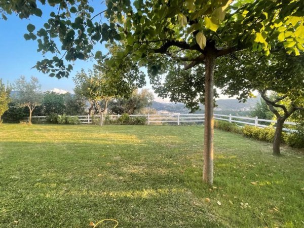 Tirane, shitet apartament 2 Katshe , 140 m² 350.000 € (lunder)