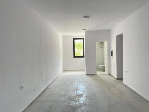 Tirane, jepet me qera Kati 0, 70 m² 800 € (Stadiumi Dinamo)