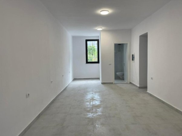 Tirane, jepet me qera Kati 0, 70 m² 800 € (Stadiumi Dinamo)