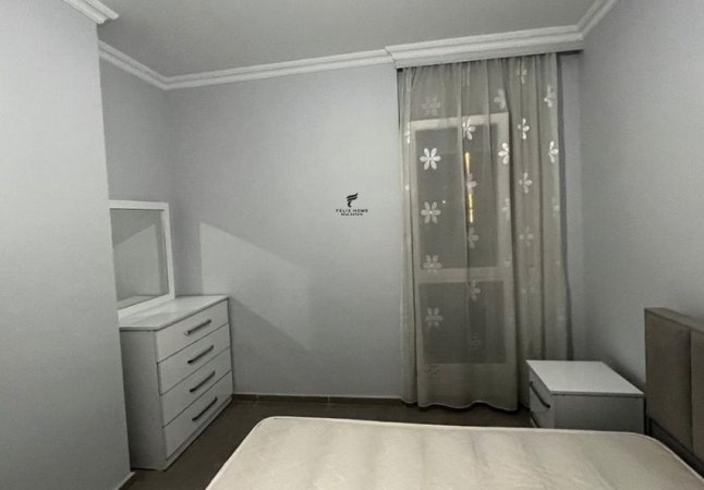 Tirane, jepet me qera apartament 1+1 Kati 3, 66 m² 450 € (ALI DEMI)
