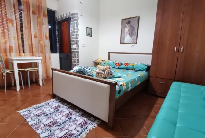 Tirane, jepet me qera apartament 1+1 Kati 2, 50 m² 360 € (Rr Siri Kodra)
