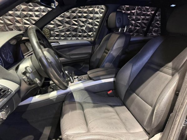 Tirane, shes SUV Bmw Nafte, e zeze automatik Klima 272.000 km 7.300 €